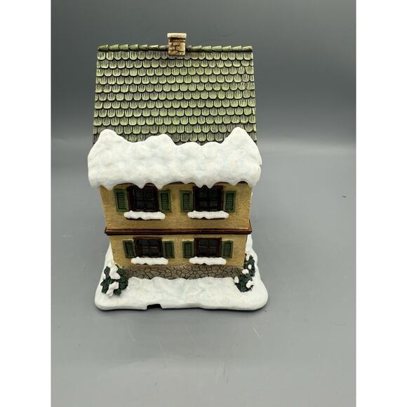 Hawthorne Village Berta Hummel Cup of Cheer Café Lighted 2003 - Picture 2 of 7